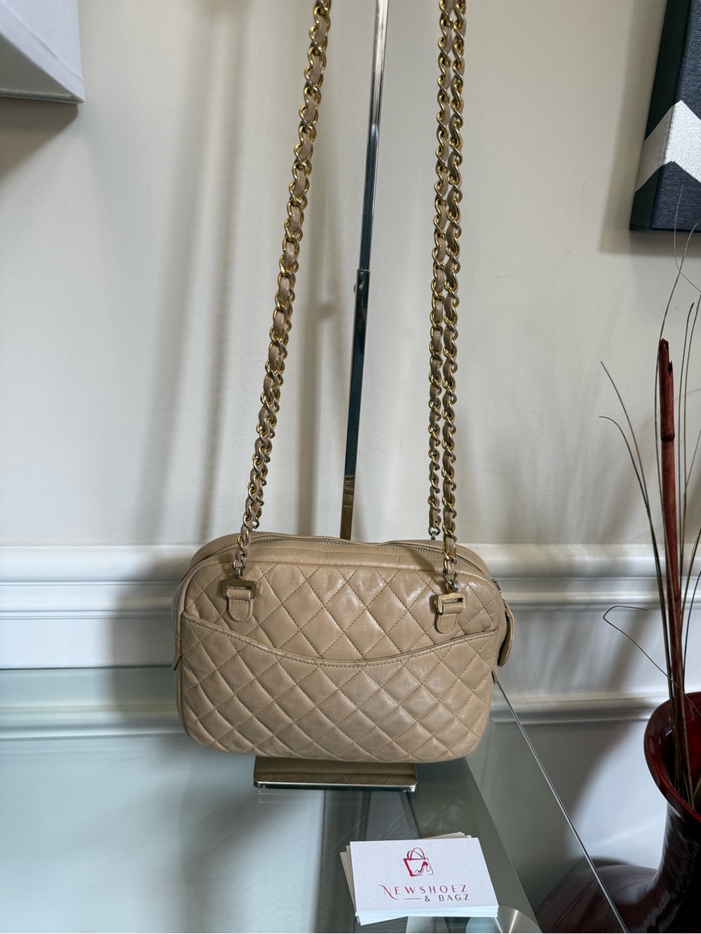 CHANEL Beige Quilted Shoulder Bag with Gold Chain